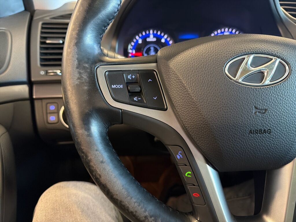 Hyundai i40 2013 Hopea