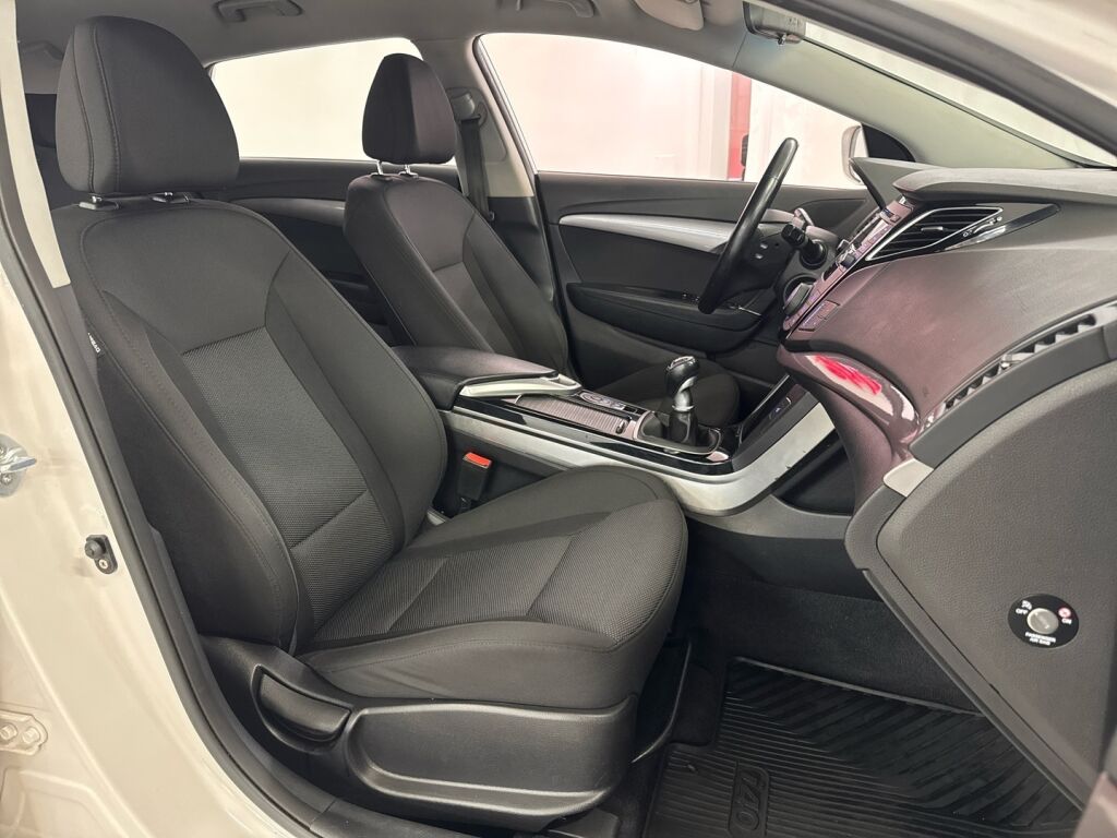 Hyundai i40 2013 Valkoinen