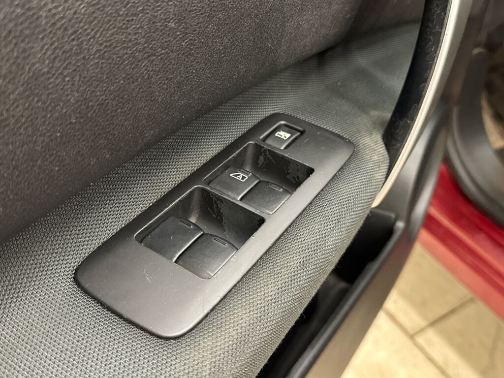 Nissan Qashqai 2013 Punainen