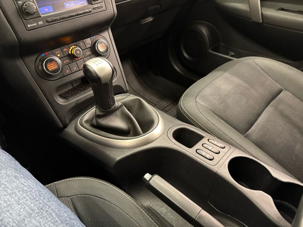 Nissan Qashqai 2013 Punainen