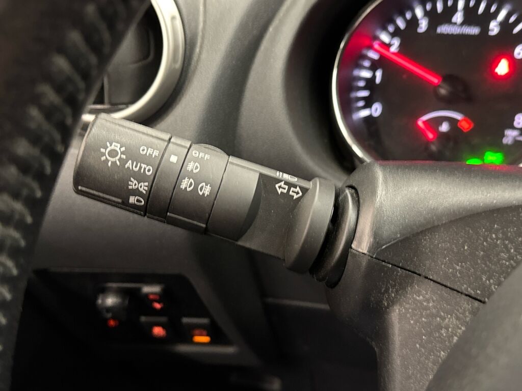 Nissan Qashqai 2013 Punainen