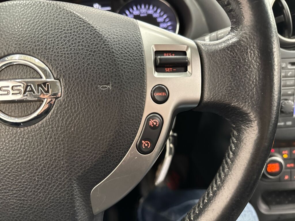 Nissan Qashqai 2013 Punainen