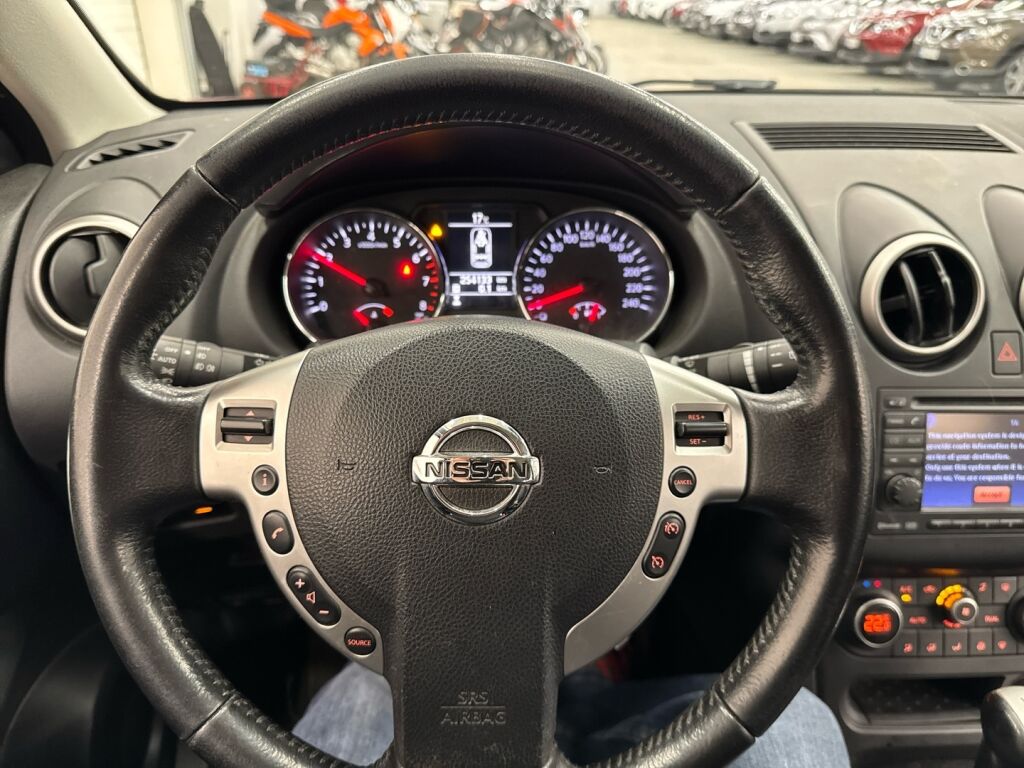 Nissan Qashqai 2013 Punainen