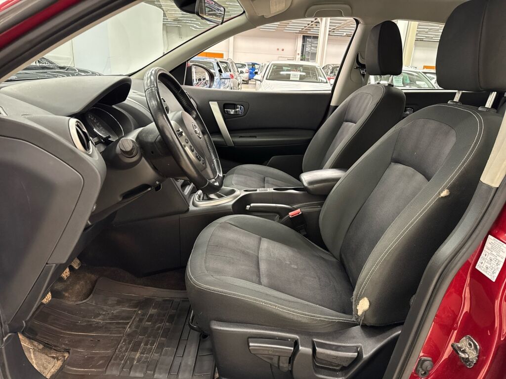 Nissan Qashqai 2013 Punainen