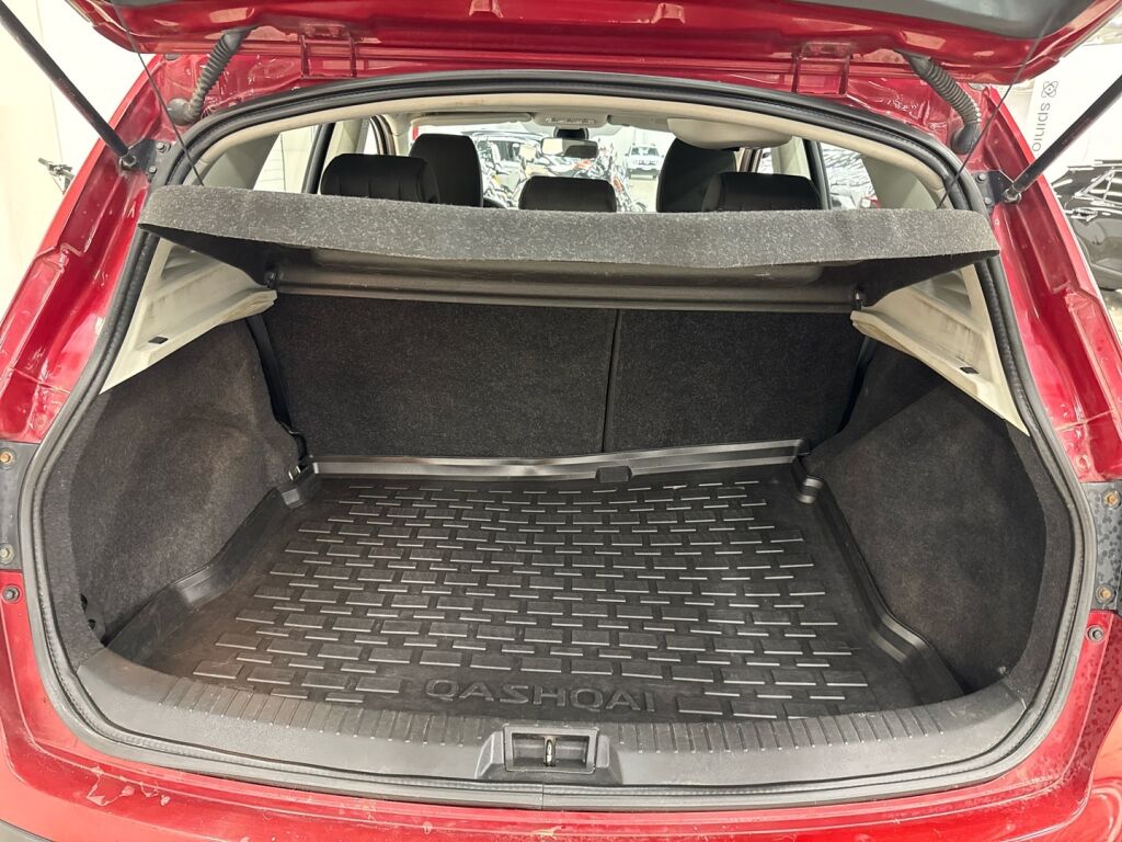 Nissan Qashqai 2013 Punainen