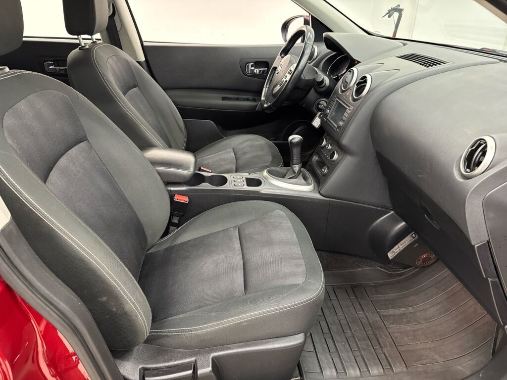 Nissan Qashqai 2013 Punainen