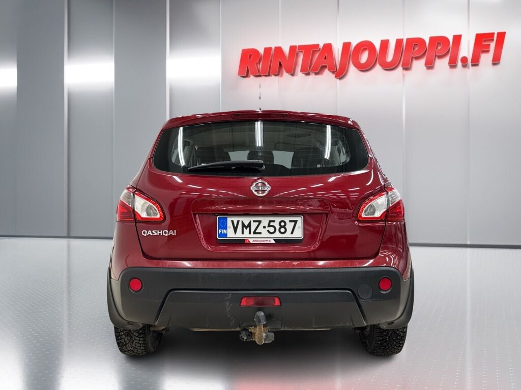 Nissan Qashqai 2013 Punainen
