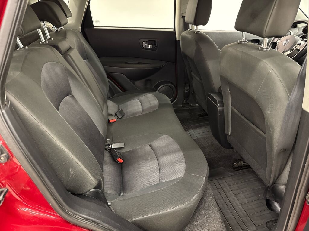 Nissan Qashqai 2013 Punainen