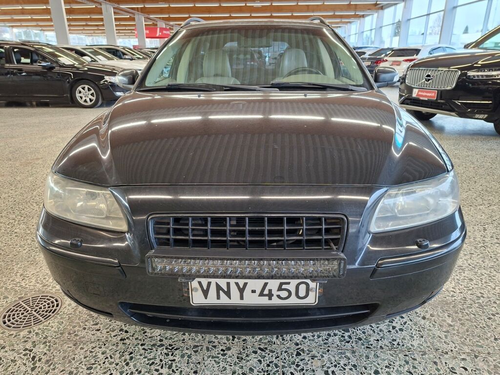 Volvo V70 2007 Musta