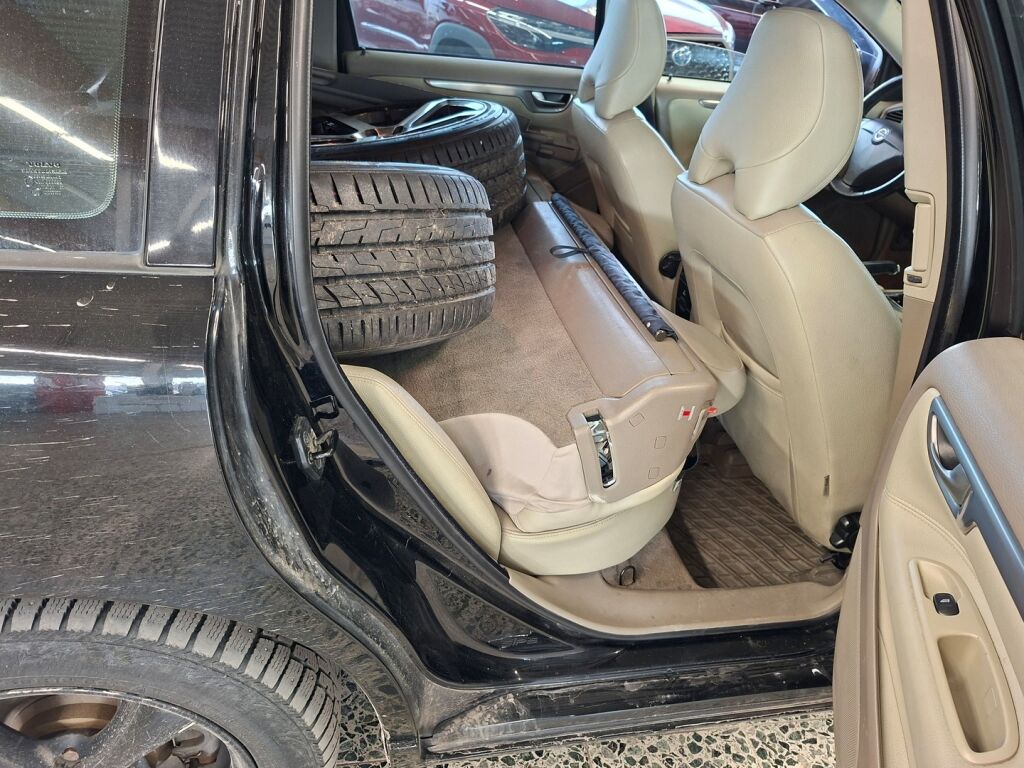 Volvo V70 2007 Musta