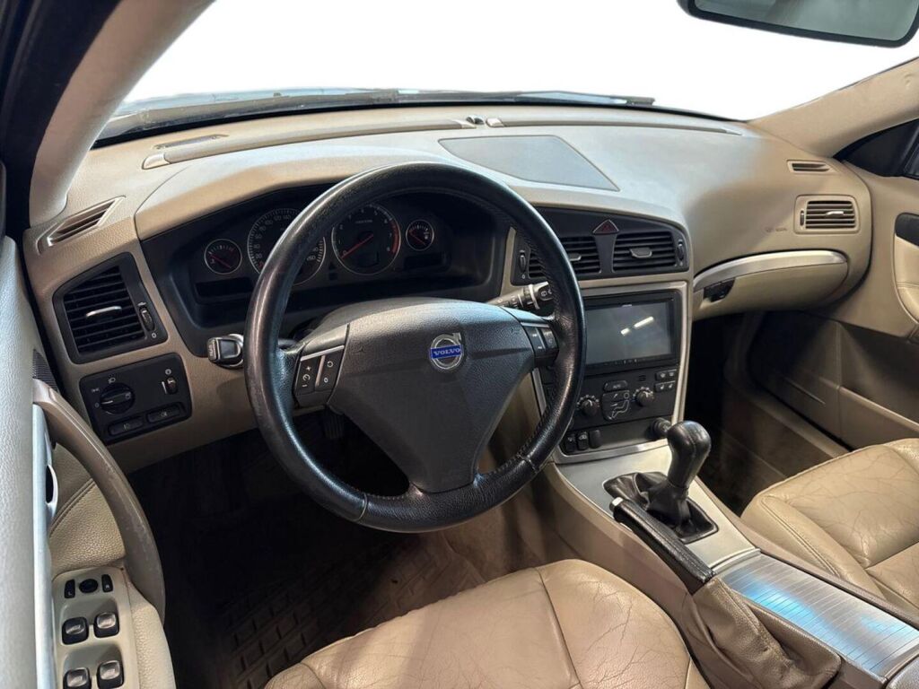 Volvo V70 2007 Musta