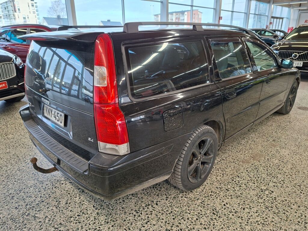 Volvo V70 2007 Musta