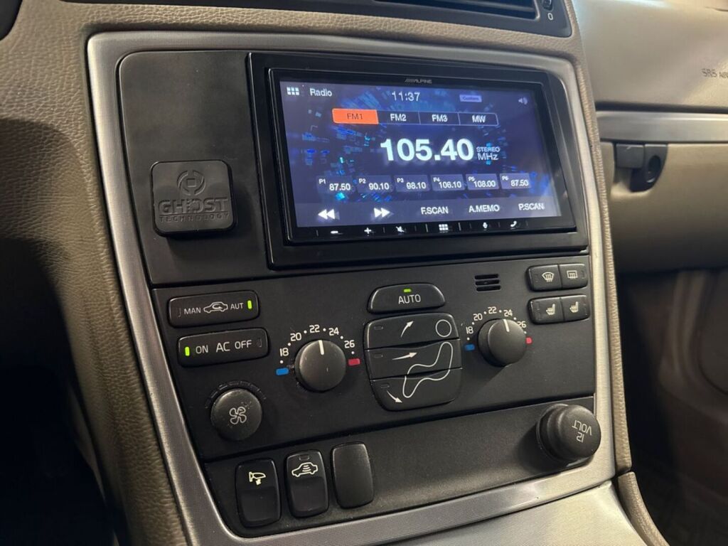 Volvo V70 2007 Musta