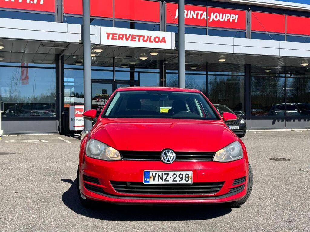 Volkswagen Golf 2013 Punainen