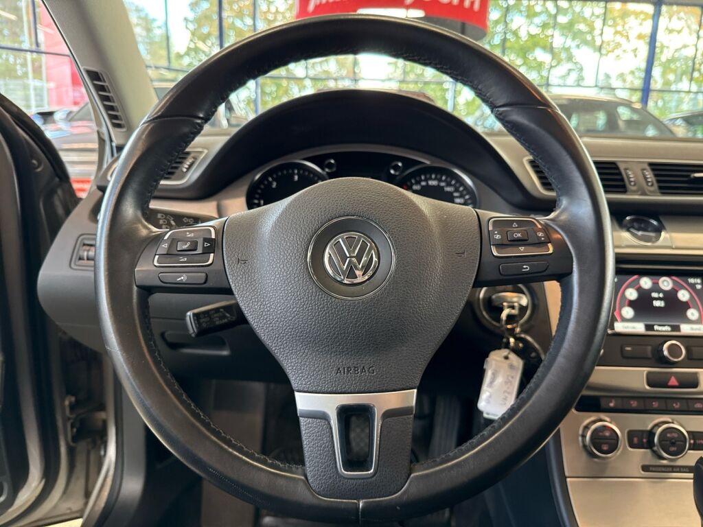 Volkswagen Passat 2013 Ruskea (beige)