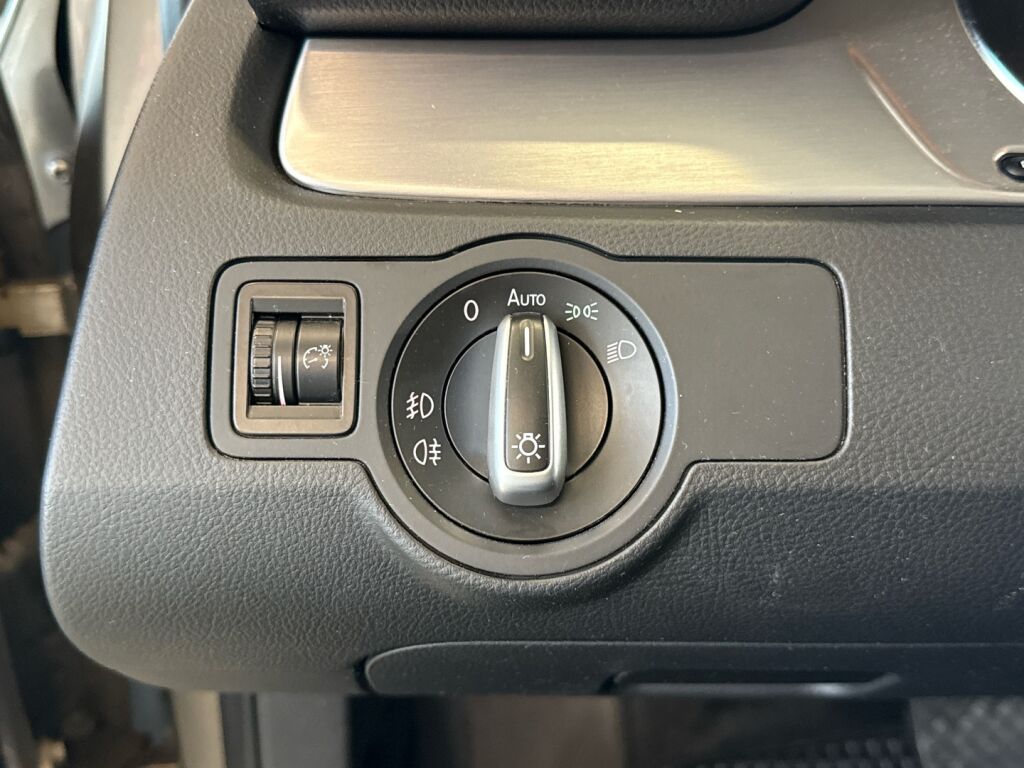 Volkswagen Passat 2013 Ruskea (beige)