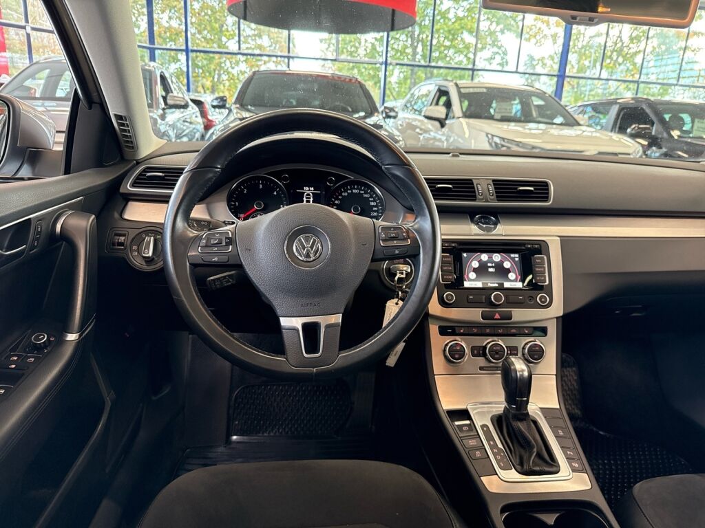 Volkswagen Passat 2013 Ruskea (beige)