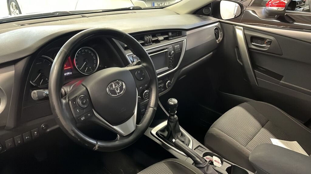 Toyota Auris 2013 Ruskea (beige)