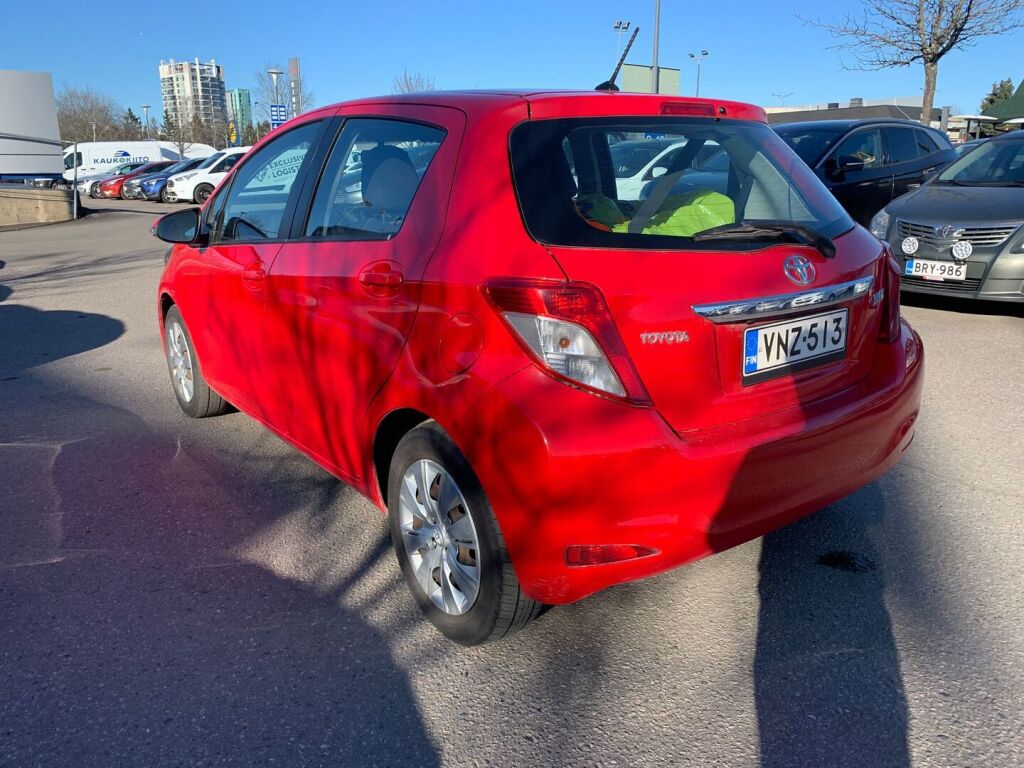 Toyota Yaris 2013 Punainen