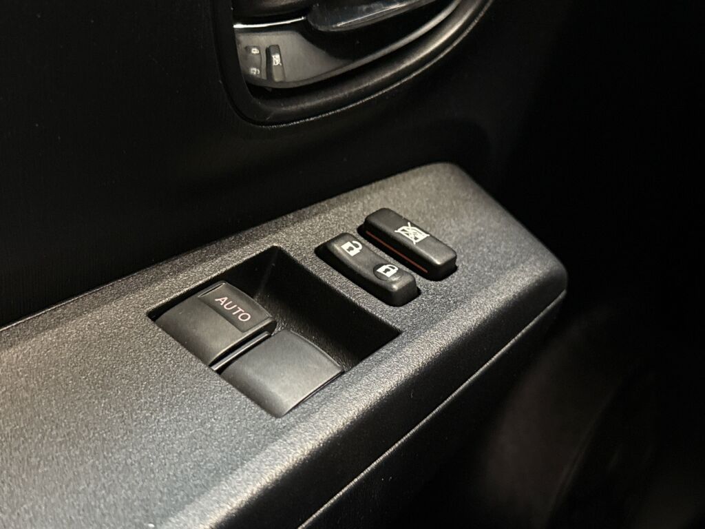 Toyota Yaris 2013 Punainen