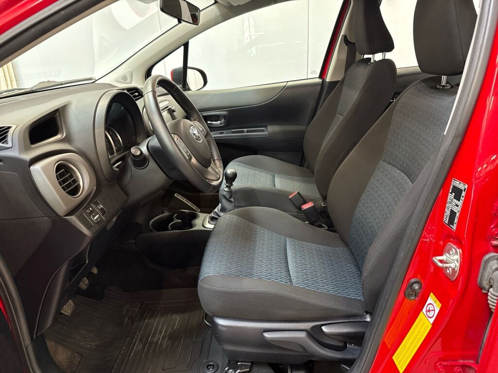 Toyota Yaris 2013 Punainen
