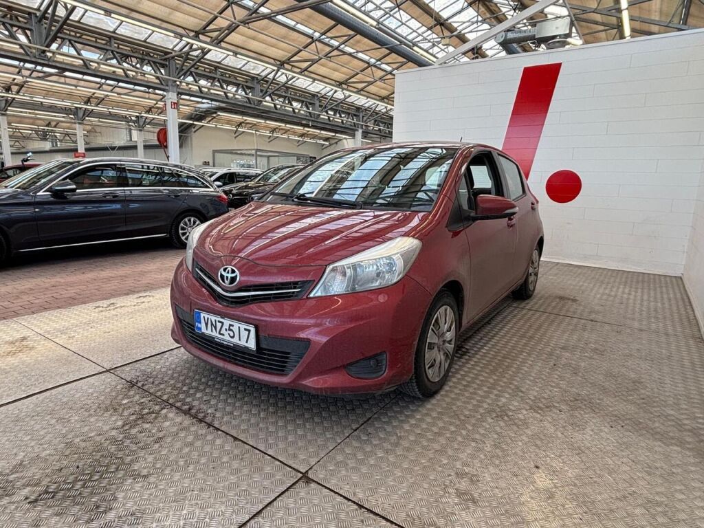 Toyota Yaris 2013 Punainen