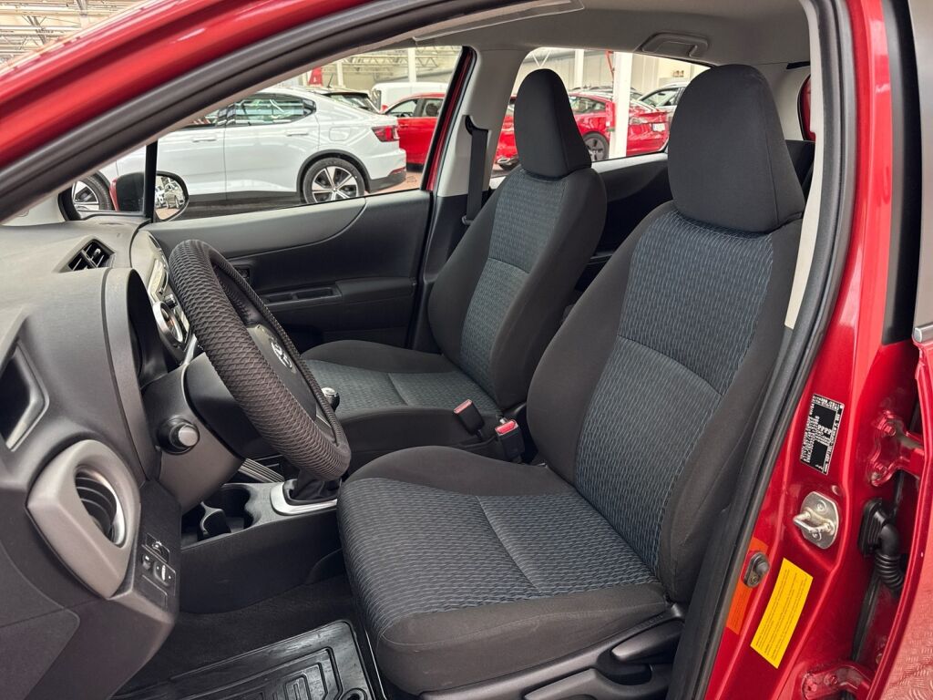 Toyota Yaris 2013 Punainen
