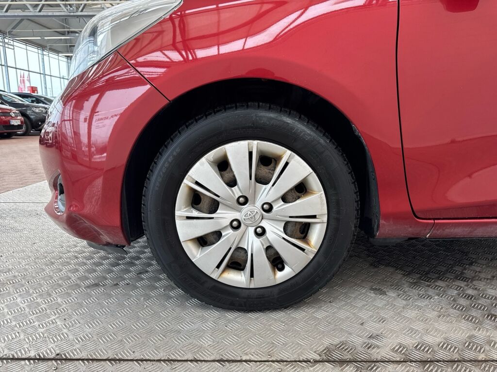Toyota Yaris 2013 Punainen