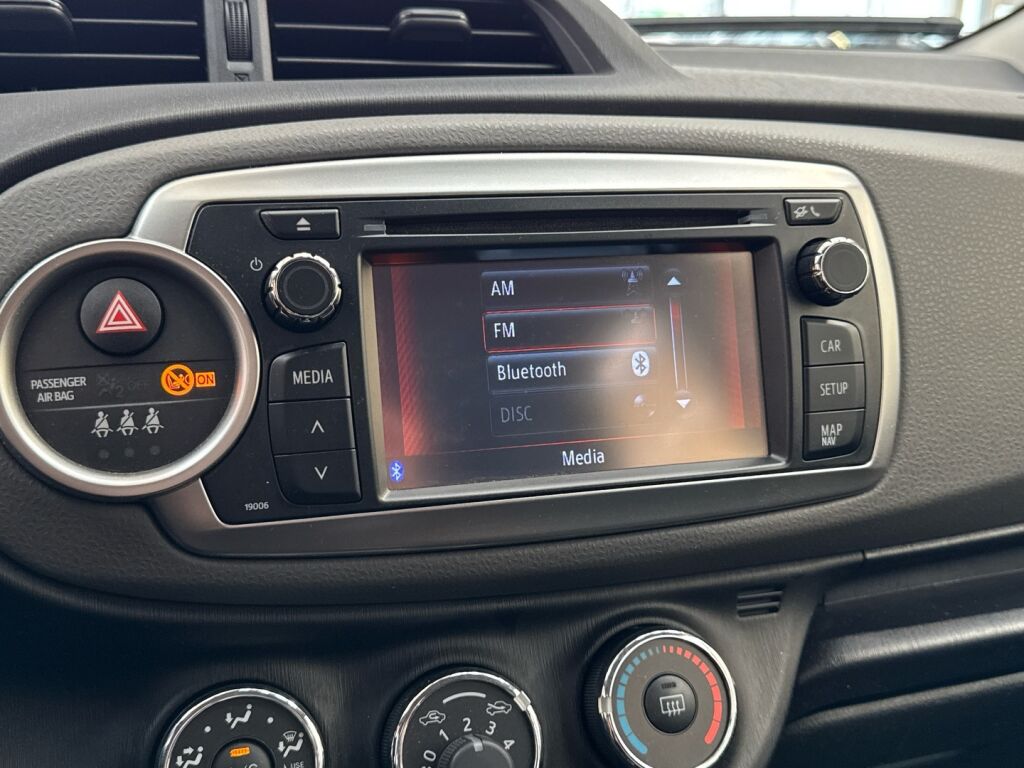 Toyota Yaris 2013 Punainen