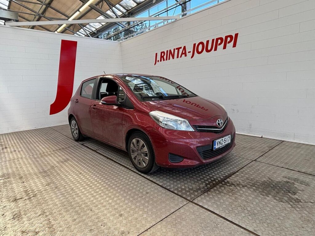 Toyota Yaris 2013 Punainen