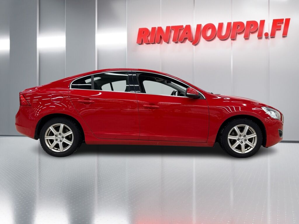 Volvo S60 2013 Punainen