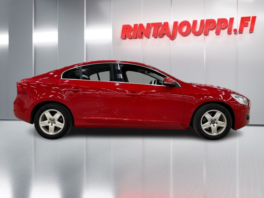 Volvo S60 2013 Punainen