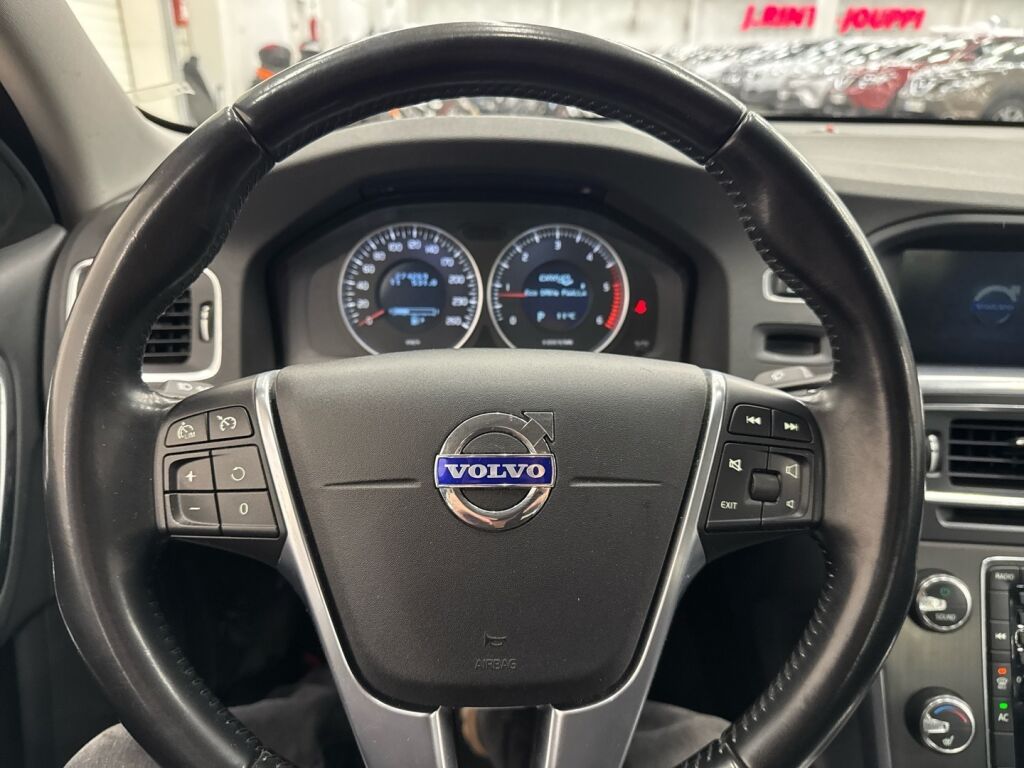 Volvo S60 2013 Punainen