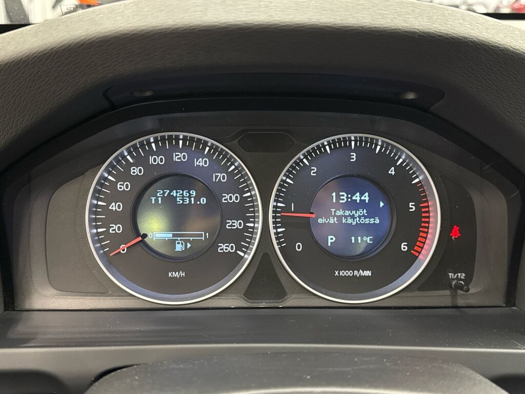 Volvo S60 2013 Punainen