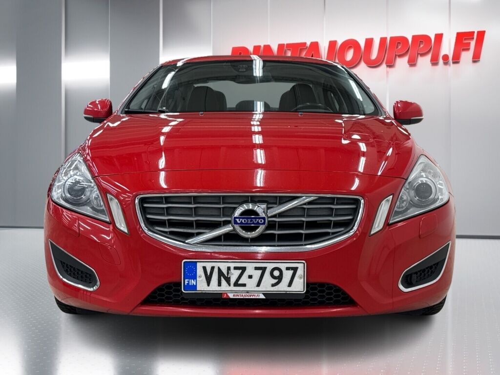 Volvo S60 2013 Punainen