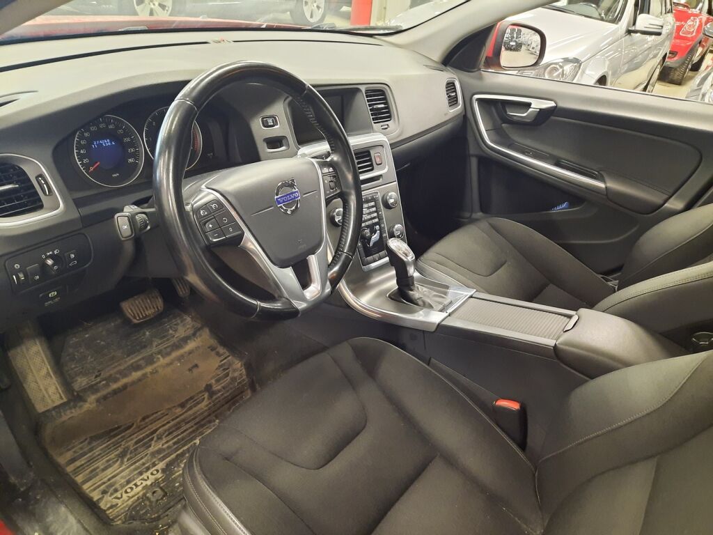 Volvo S60 2013 Punainen