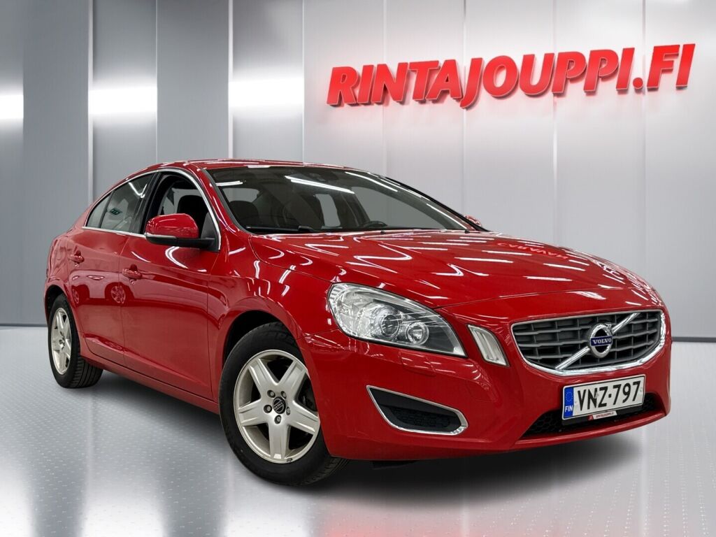 Volvo S60 2013 Punainen