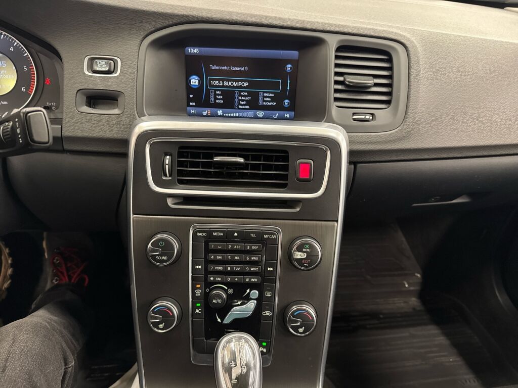 Volvo S60 2013 Punainen