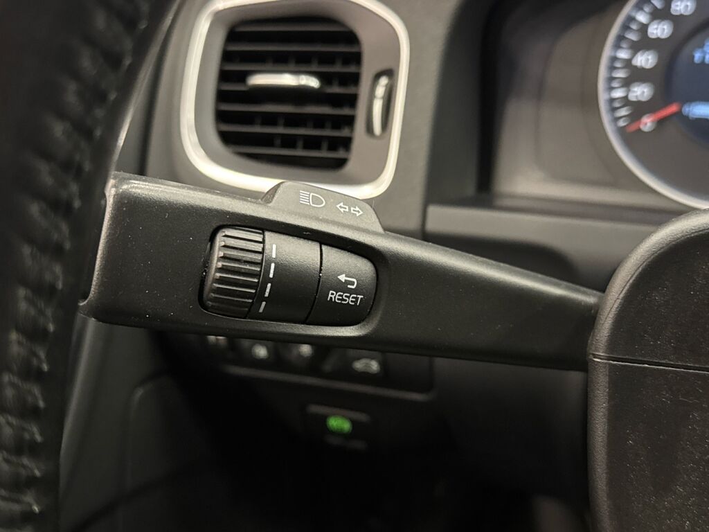 Volvo S60 2013 Punainen