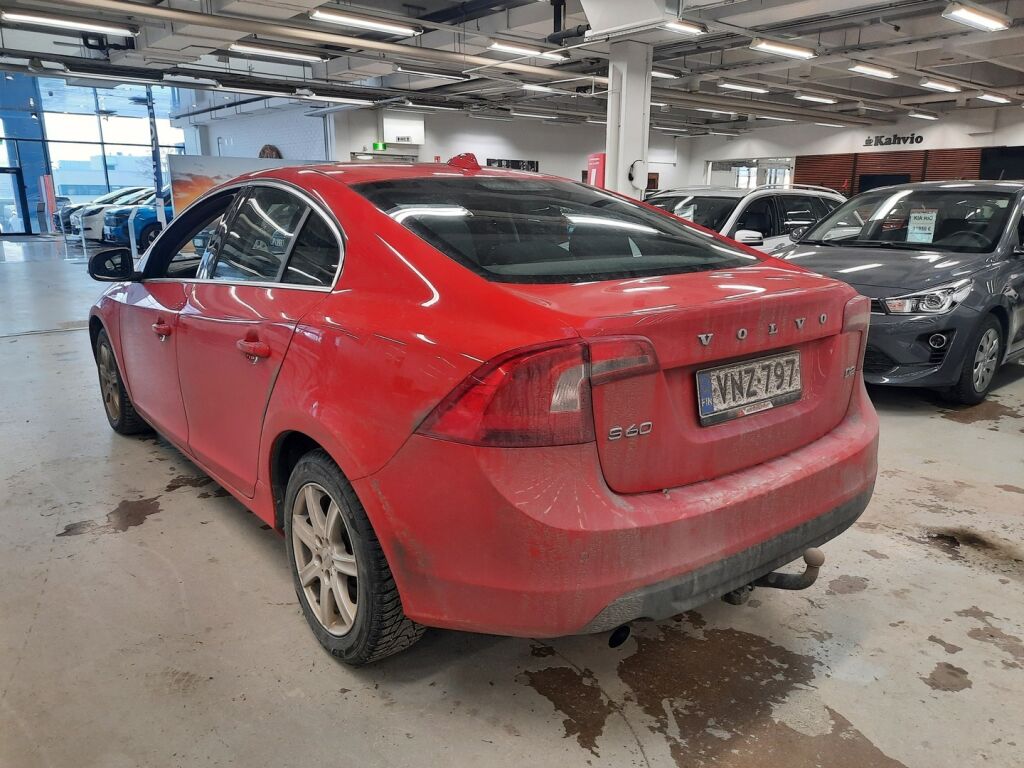 Volvo S60 2013 Punainen