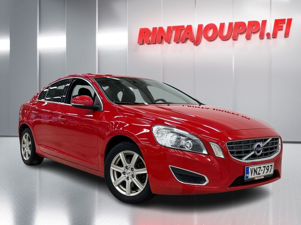 Volvo S60 2013 Punainen