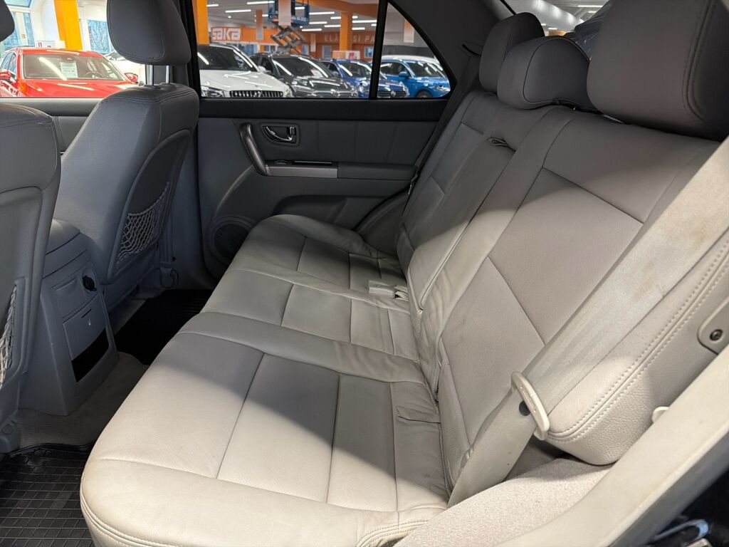Kia Sorento 2007 Musta