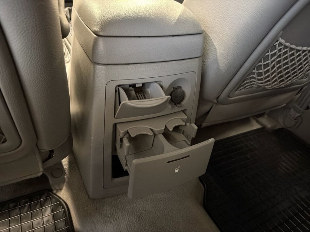 Kia Sorento 2007 Musta