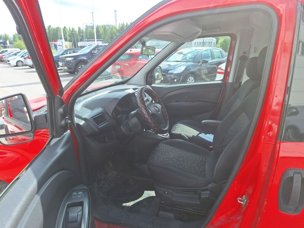 Opel Combo 2013 Punainen