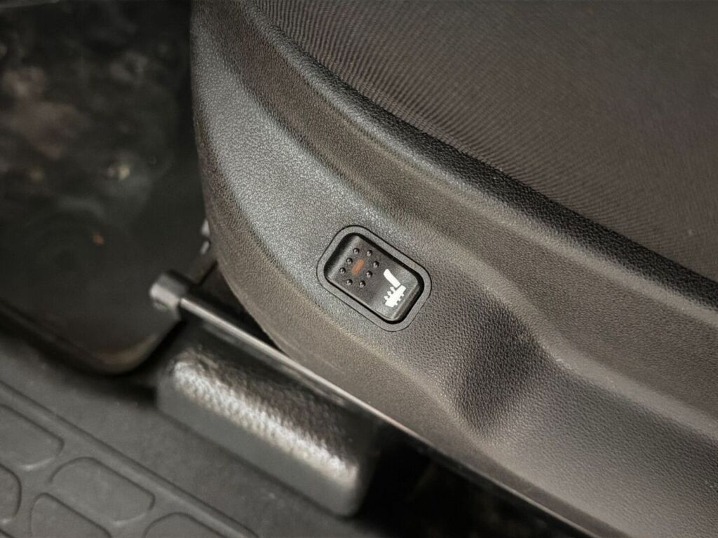 Opel Combo 2013 Punainen