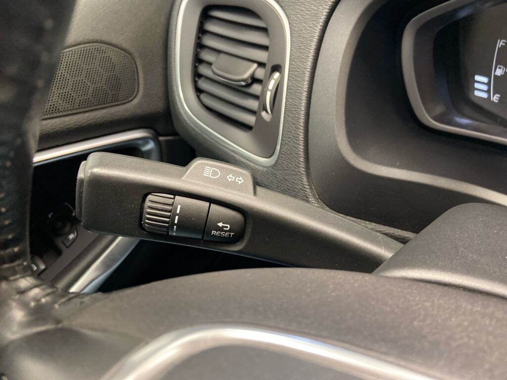 Volvo V40 2013 Valkoinen