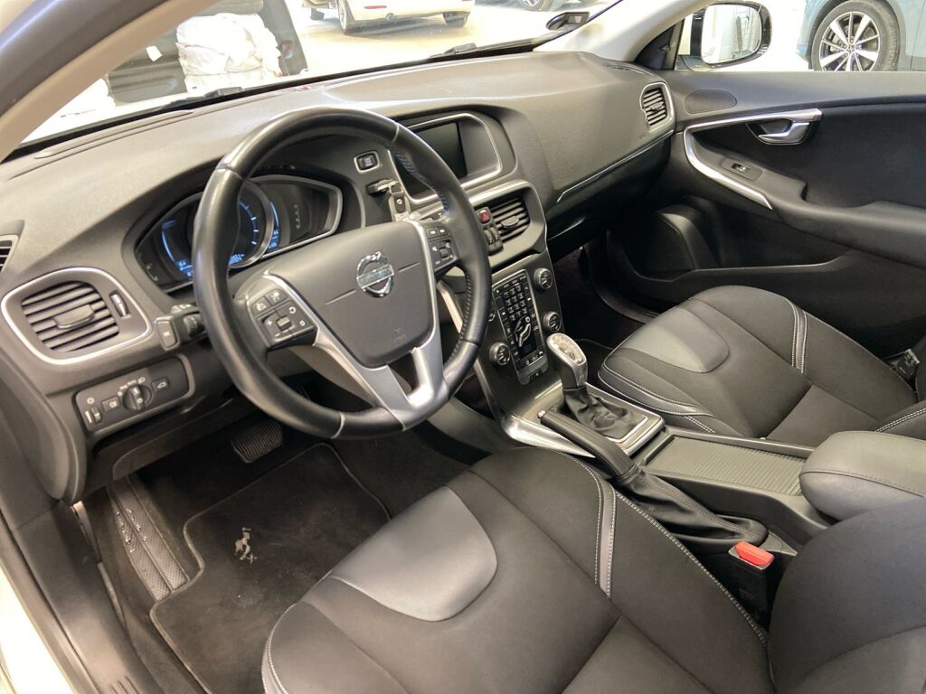 Volvo V40 2013 Valkoinen