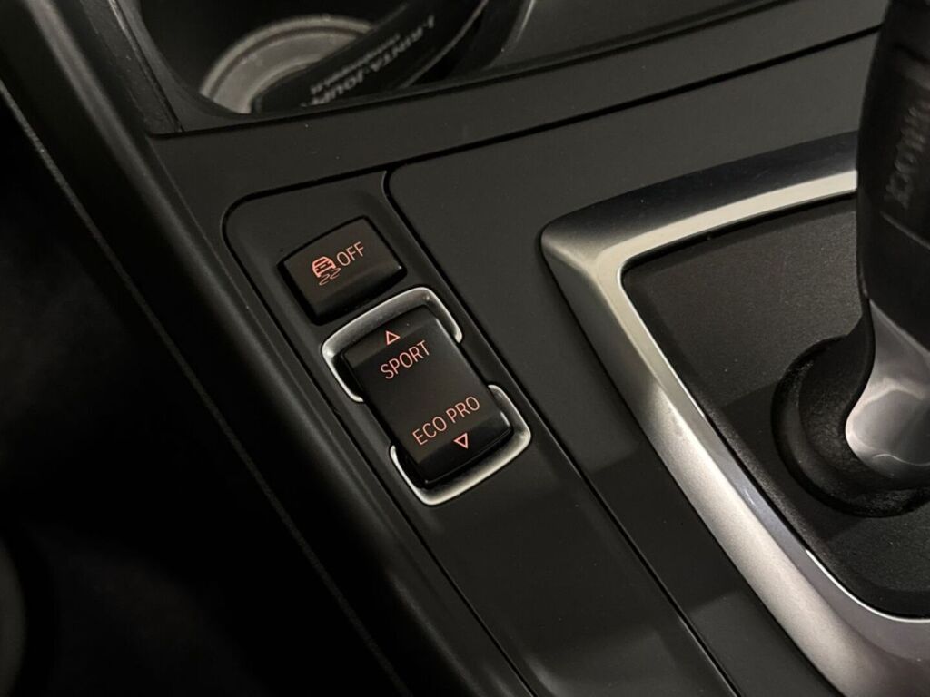 BMW 116 2013 Punainen