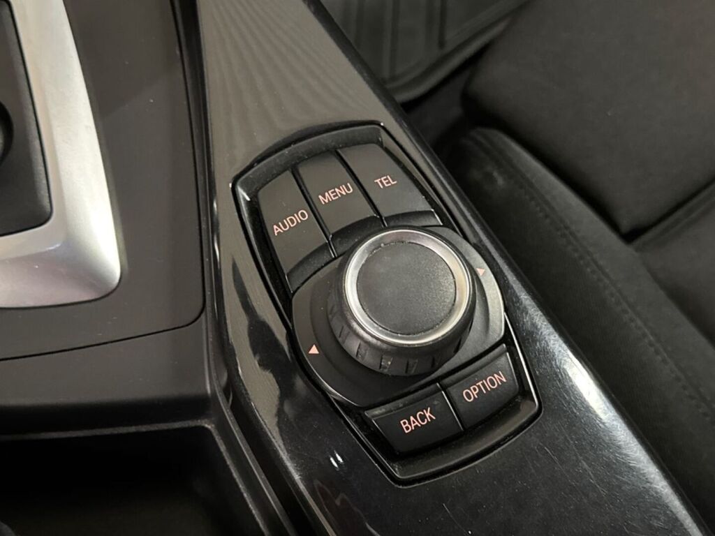 BMW 116 2013 Punainen