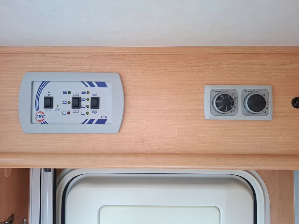 T.e.c. ADVANTEC TI 654 2008 Harmaa